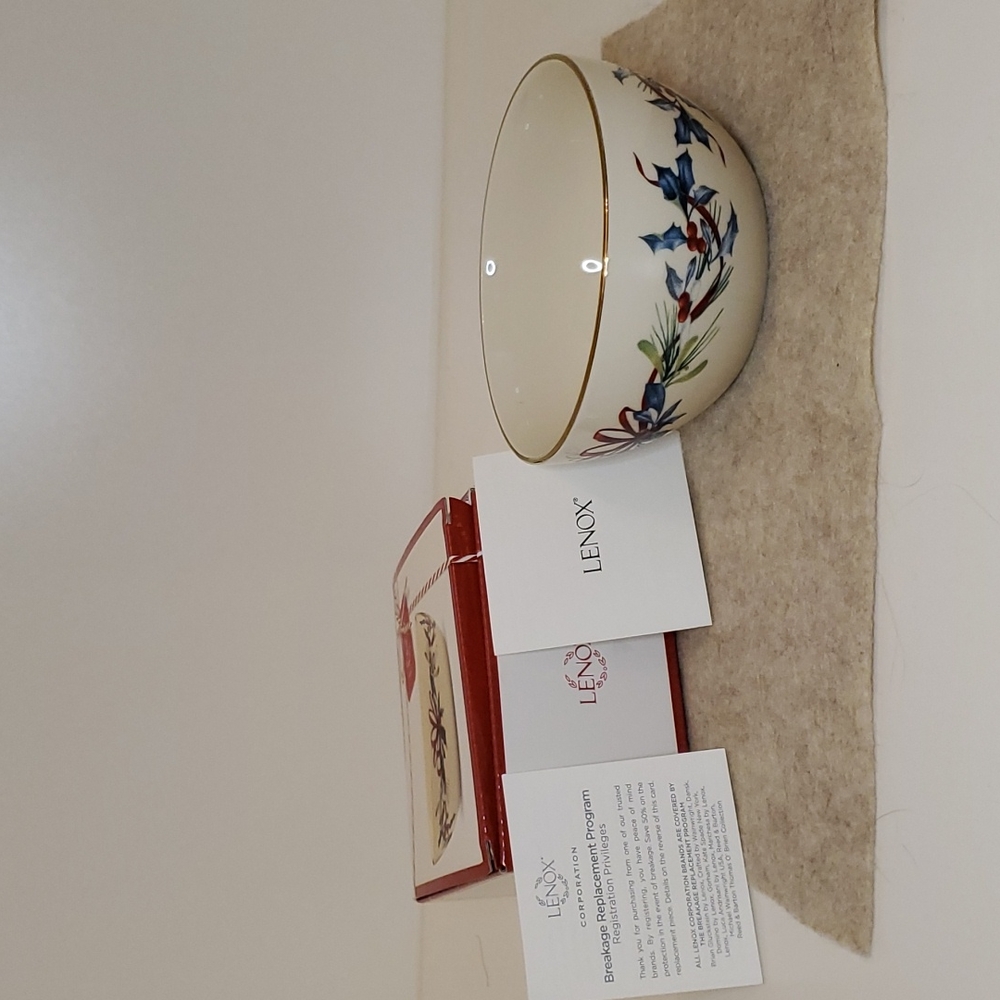 Lenox Decorative "Winter Greetings" Bowl